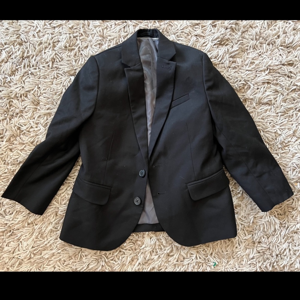 Boys H&M black blazer • size 4-5 • worn twice